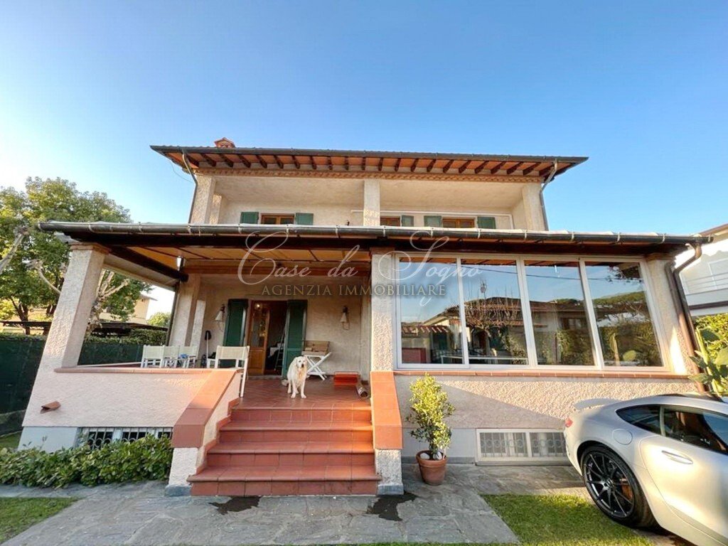 Villa in Center, Forte dei Marmi, Tuscany 2 - 15768302