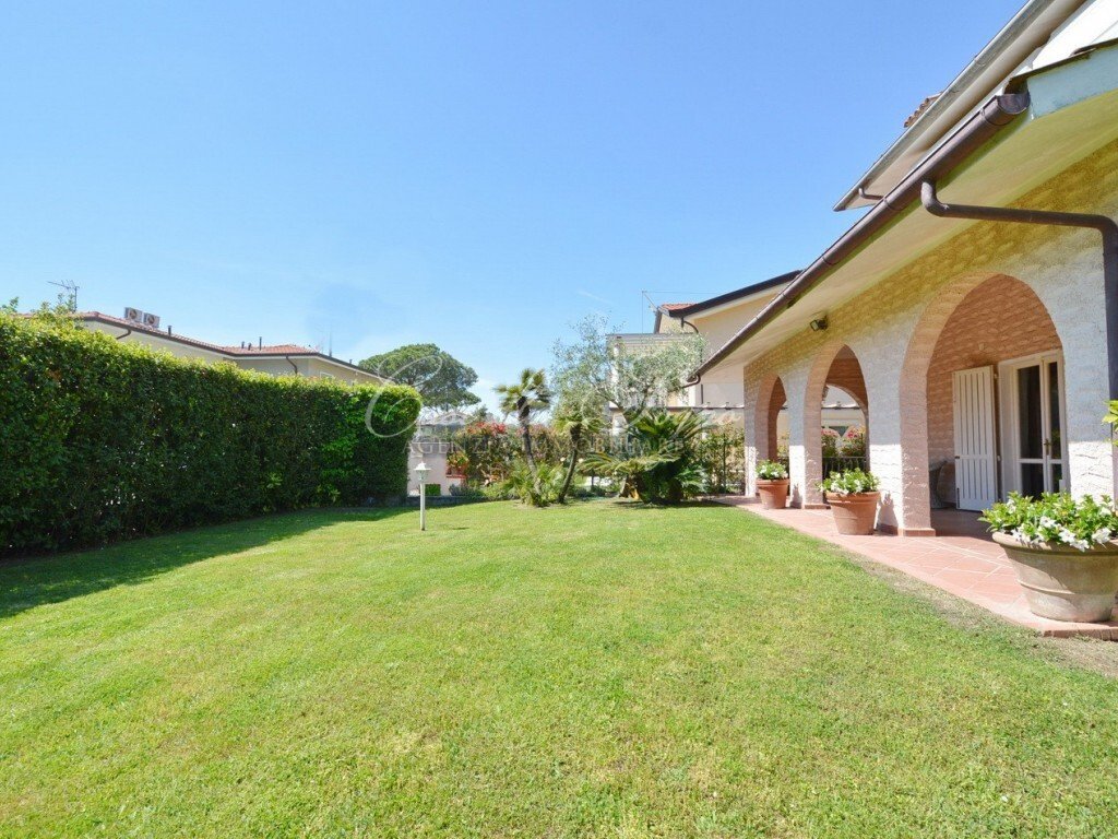 Villa in Center, Forte dei Marmi, Tuscany 4 - 15768830