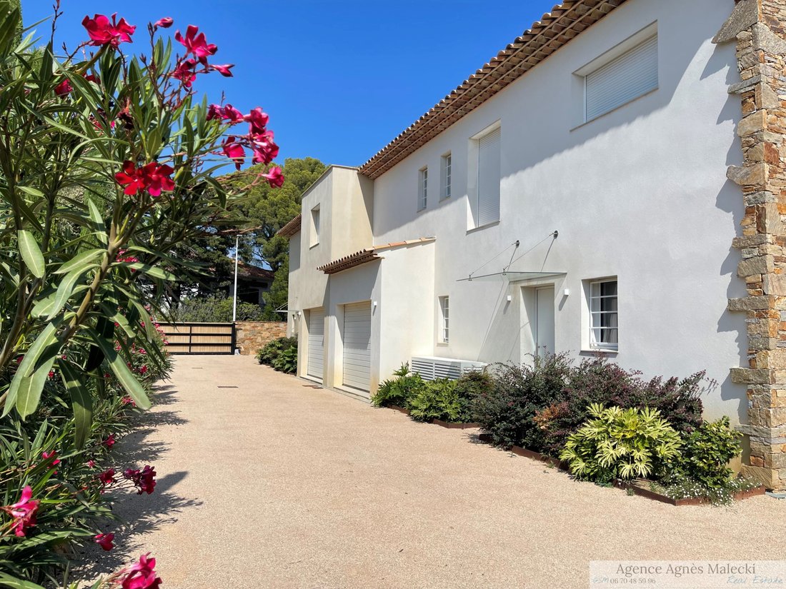 Villa in Nord, Cavalaire-sur-Mer, France 2 - 15768335