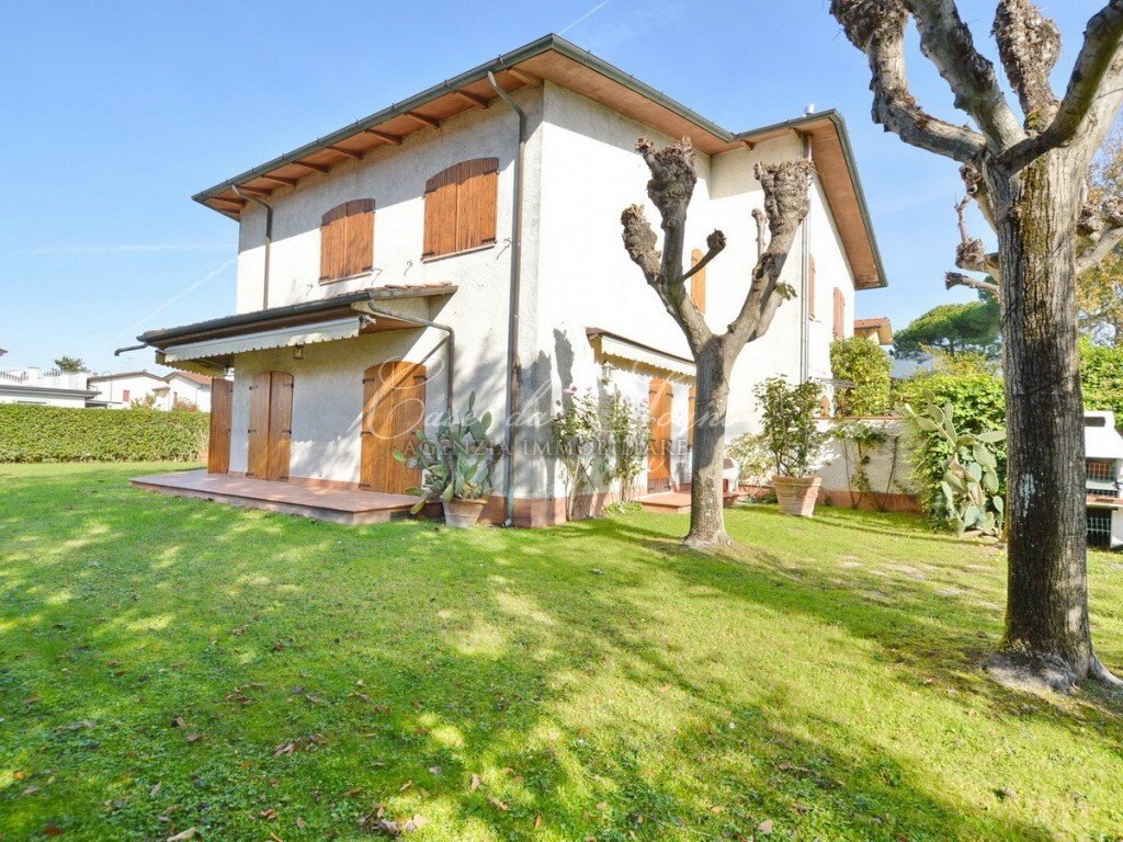 Villa in Cinquale, Montignoso, Tuscany 3 - 15768657