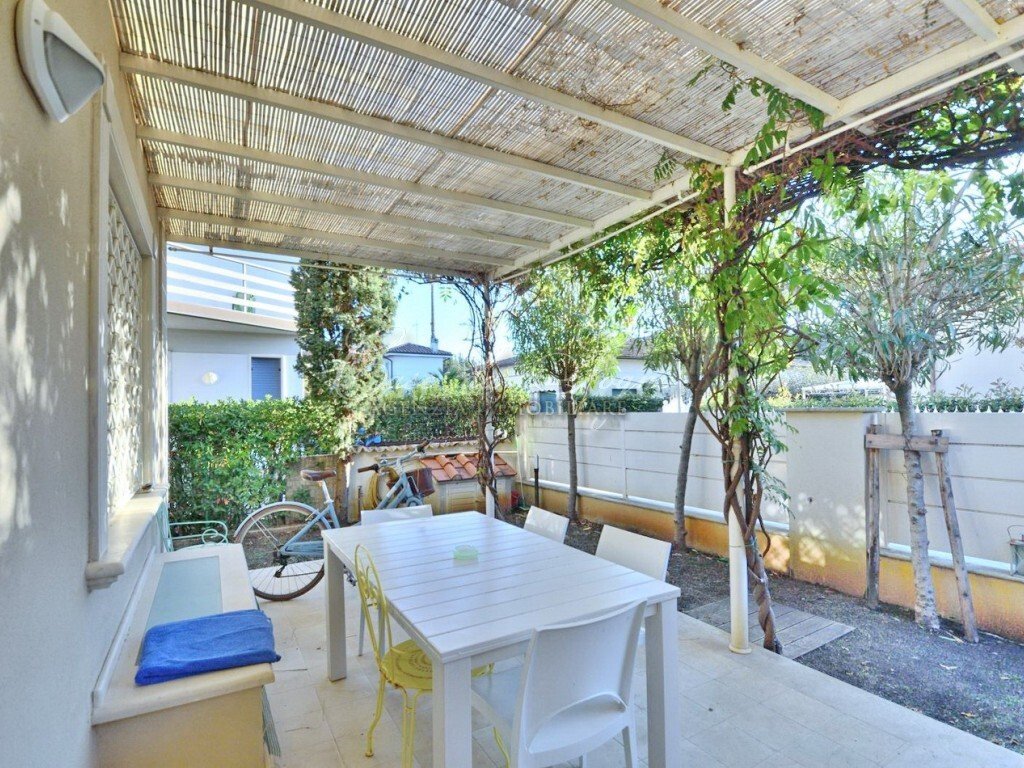 Villa in Center, Forte dei Marmi, Tuscany 2 - 15768332