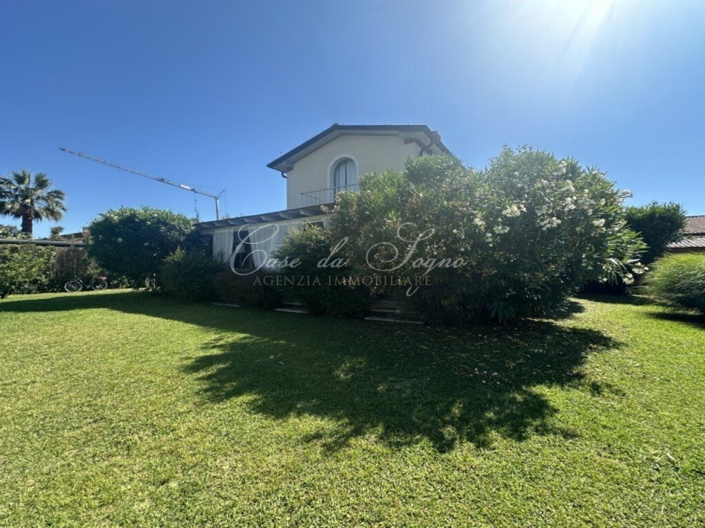 Villa in Center, Forte dei Marmi, Tuscany 1 - 15768399