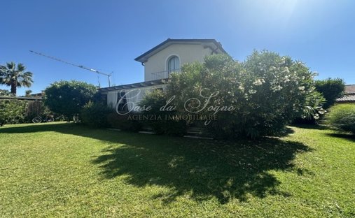 Villa in Center, Forte dei Marmi, Tuscany 1