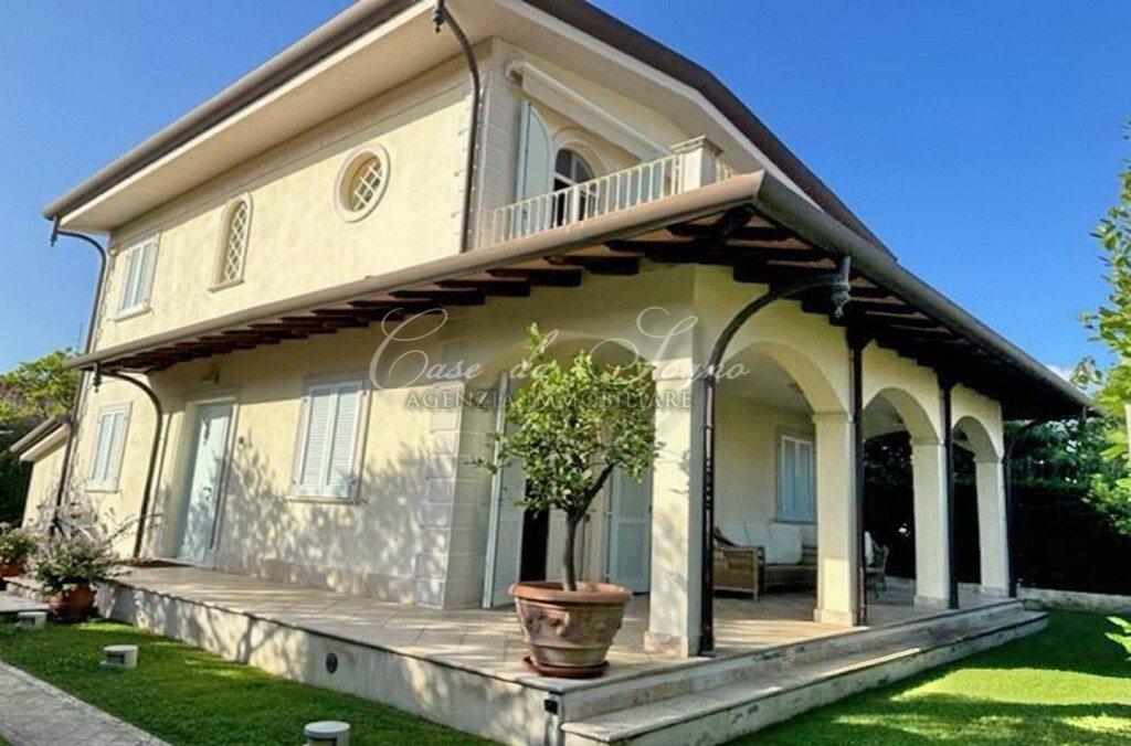 Villa in Center, Forte dei Marmi, Tuscany 2 - 15768339