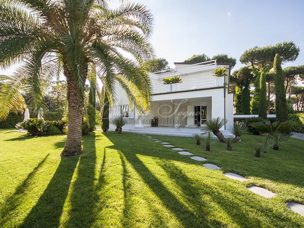 Villa in Center, Forte dei Marmi, Tuscany 2 - 15768243