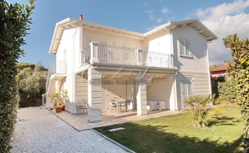 Villa in Center, Forte dei Marmi, Tuscany 1