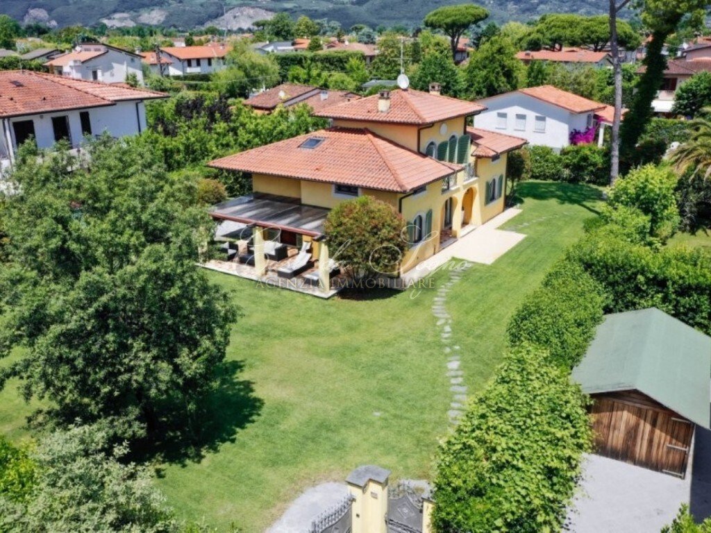 Villa in Center, Forte dei Marmi, Tuscany 4 - 15768285