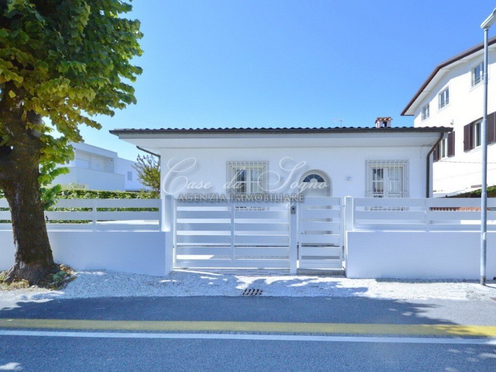 Villa in Center, Forte dei Marmi, Tuscany 2 - 15768310
