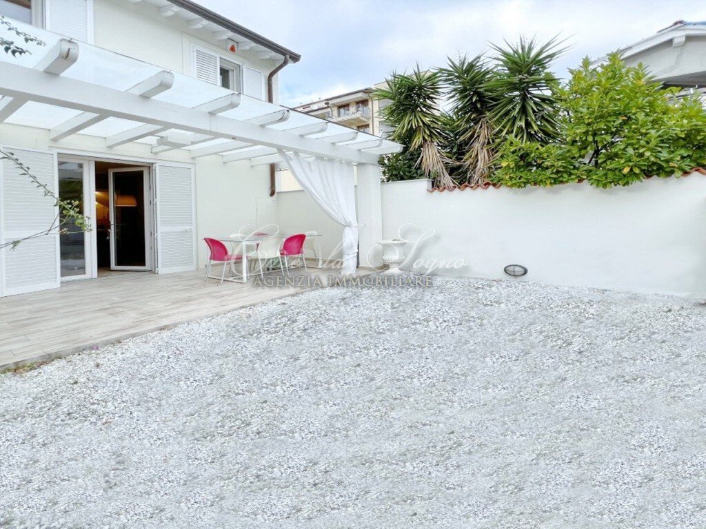 Villa in Center, Forte dei Marmi, Tuscany 2 - 15768802