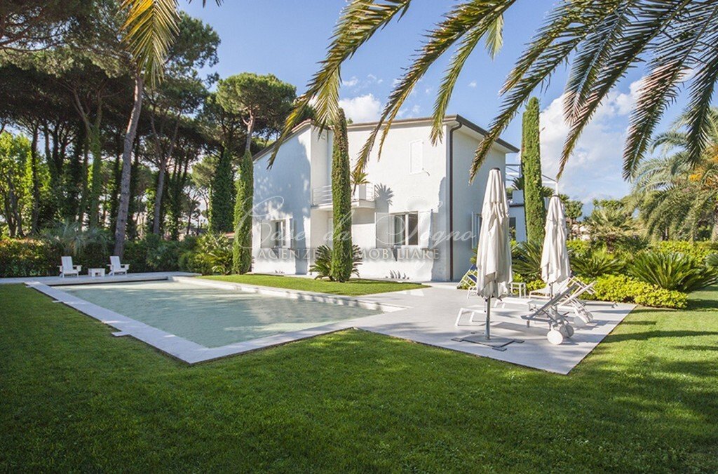 Villa in Center, Forte dei Marmi, Tuscany 1 - 15768243