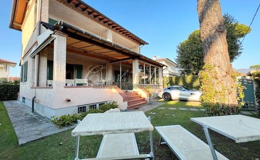 Villa in Center, Forte dei Marmi, Tuscany 1