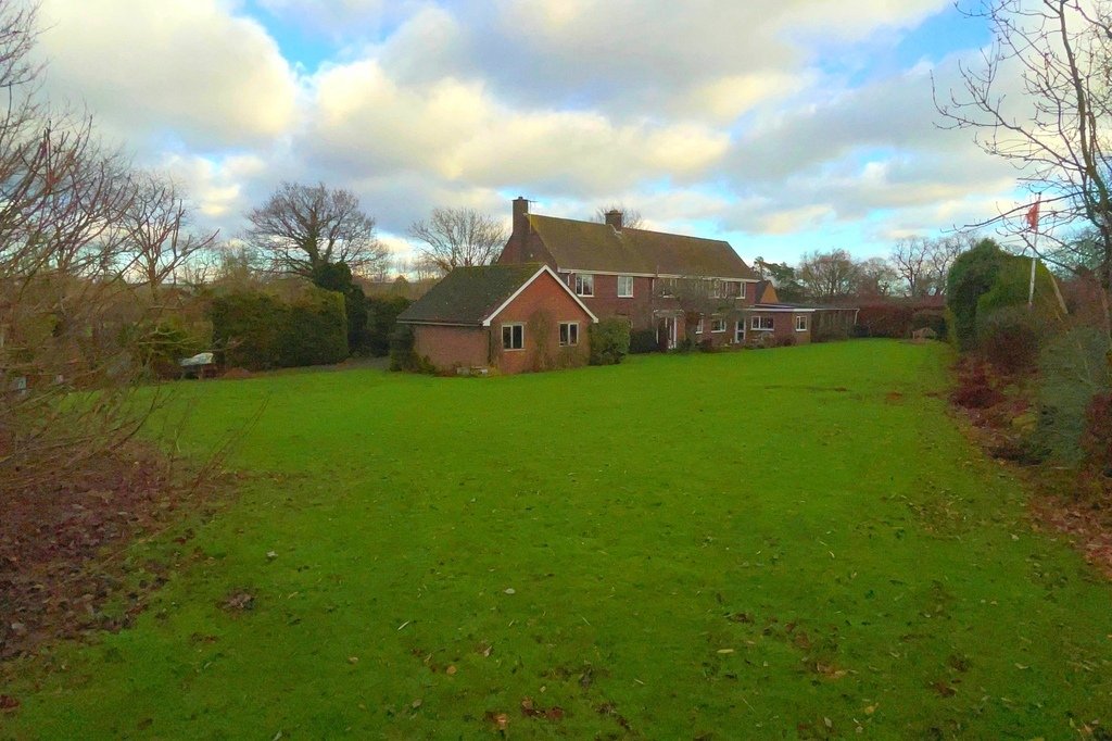 House in Sellindge, England 1 - 15768855