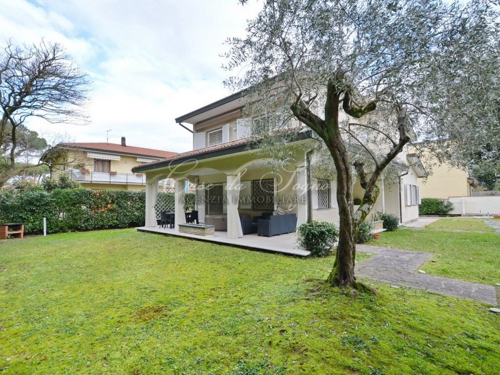 Villa in Center, Massa, Italy 2 - 15768746