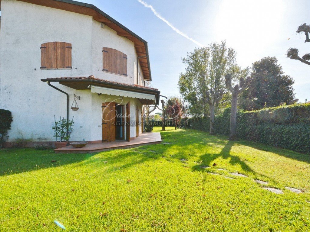 Villa in Cinquale, Montignoso, Tuscany 2 - 15768657