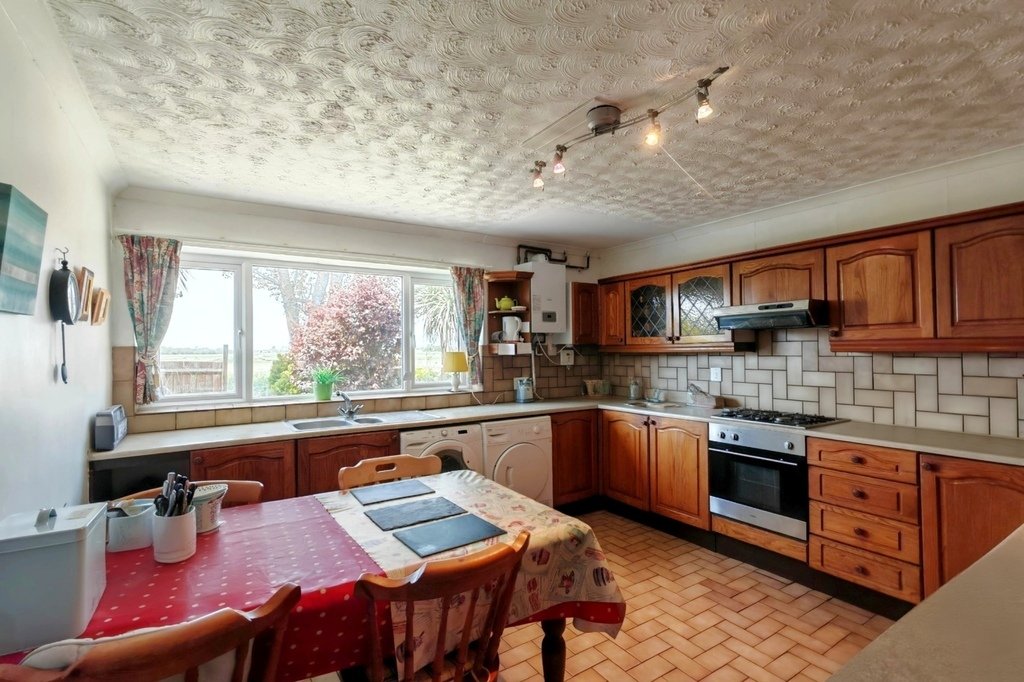 House in Littlestone, England 4 - 15768866