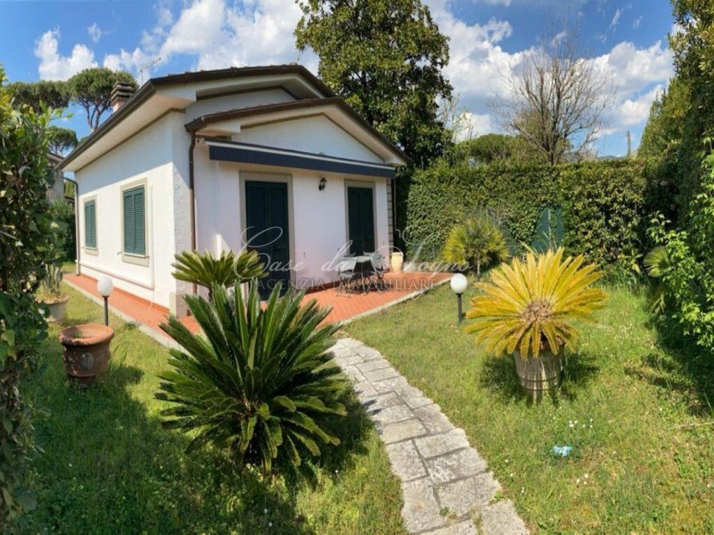 House in Center, Forte dei Marmi, Tuscany 1 - 15768739