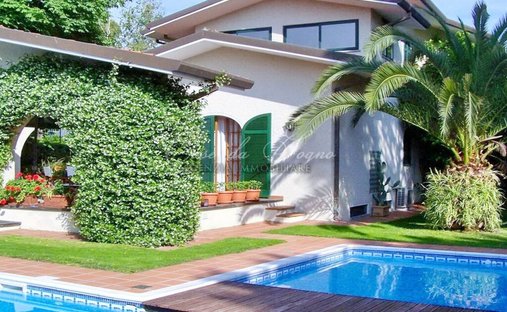 Villa in Center, Forte dei Marmi, Tuscany 1