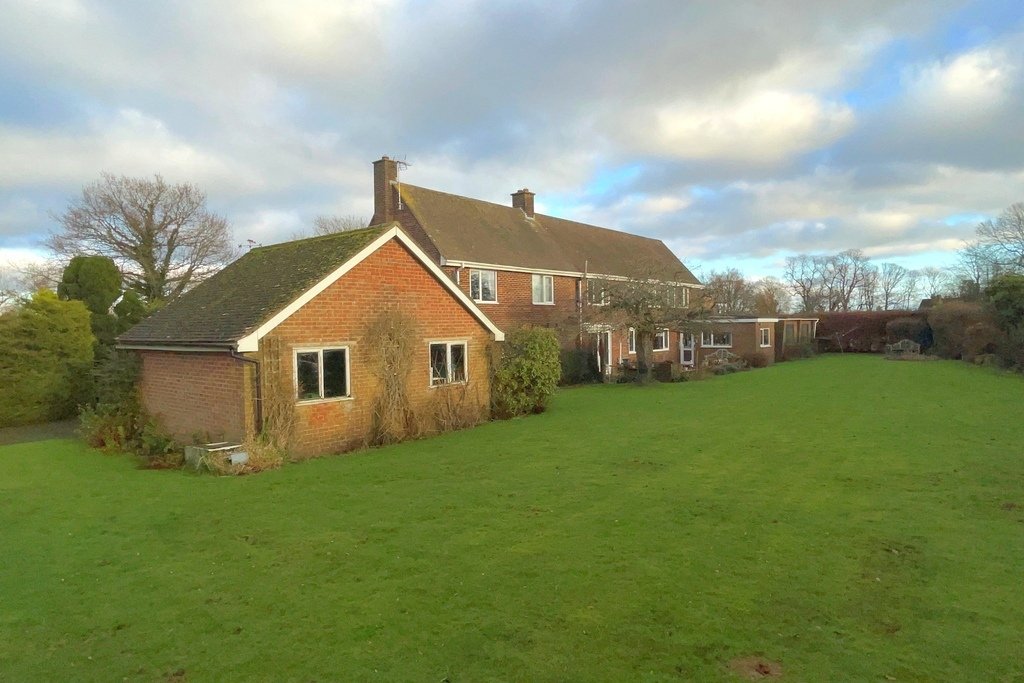 House in Sellindge, England 3 - 15768855