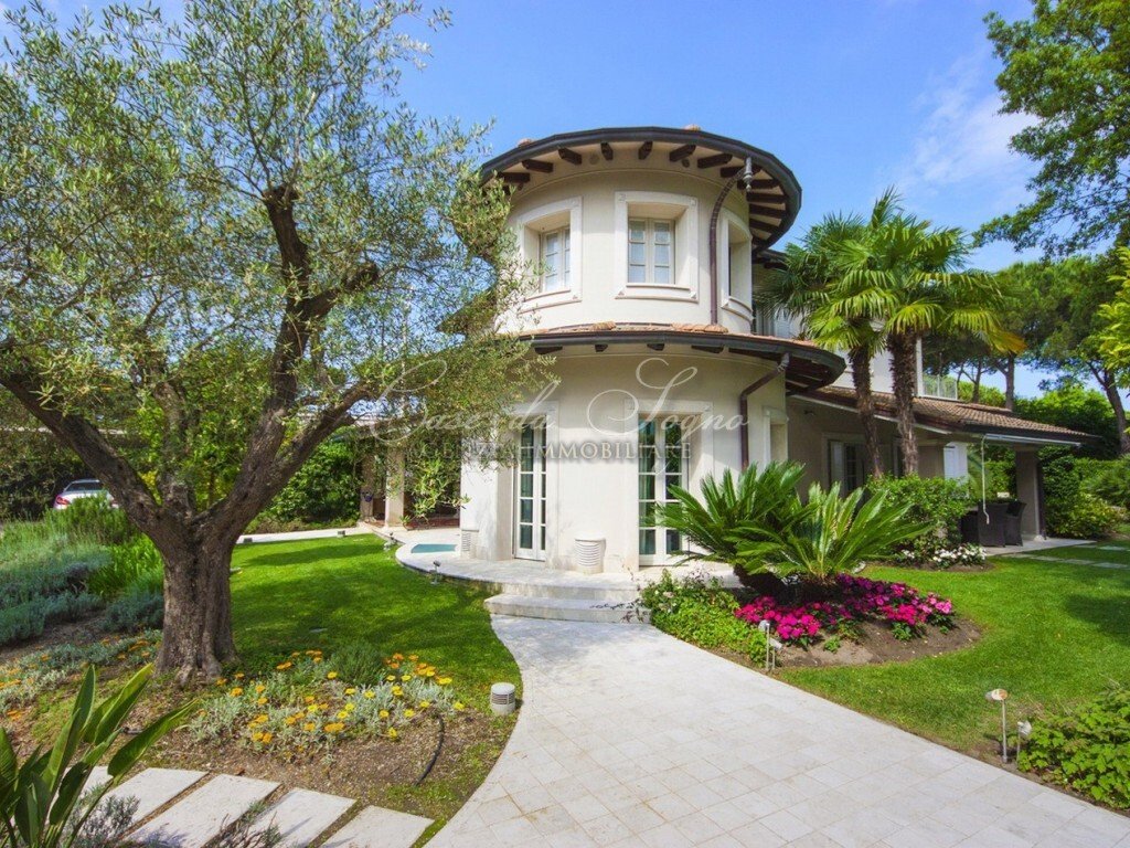 Villa in Center, Forte dei Marmi, Tuscany 3 - 15768634