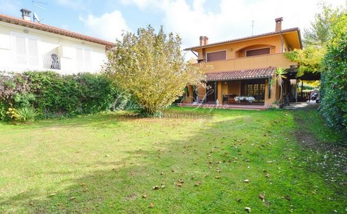 Villa in Center, Forte dei Marmi, Tuscany 1