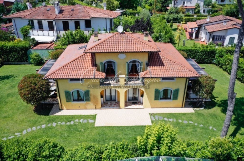 Villa in Center, Forte dei Marmi, Tuscany 2 - 15768285