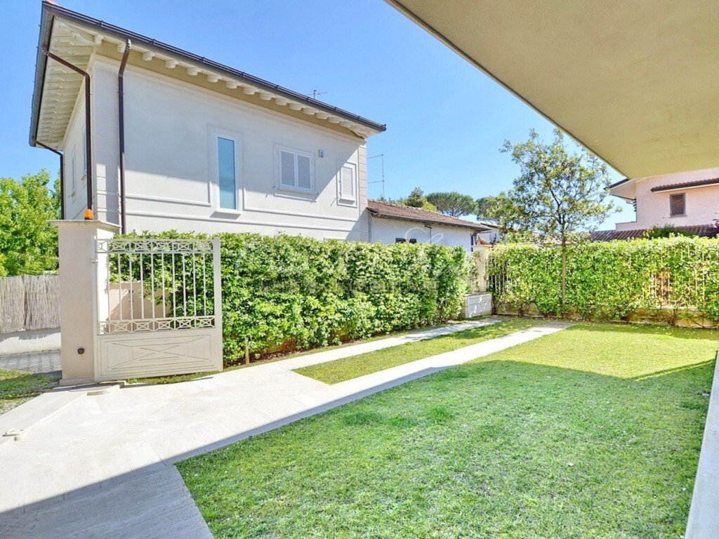 Villa in Center, Forte dei Marmi, Tuscany 3 - 15768785