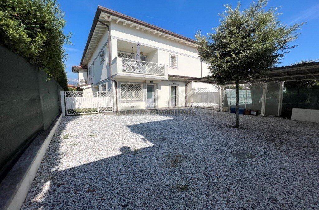 Villa in Center, Forte dei Marmi, Tuscany 1 - 15768691