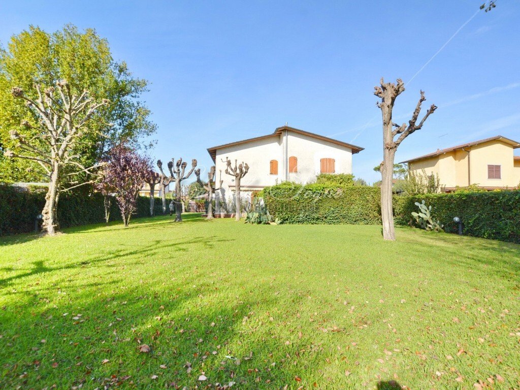 Villa in Cinquale, Montignoso, Tuscany 4 - 15768657