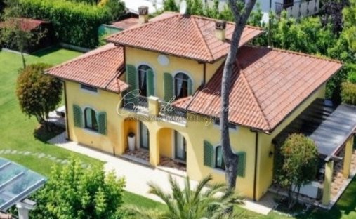 Villa in Center, Forte dei Marmi, Tuscany 1