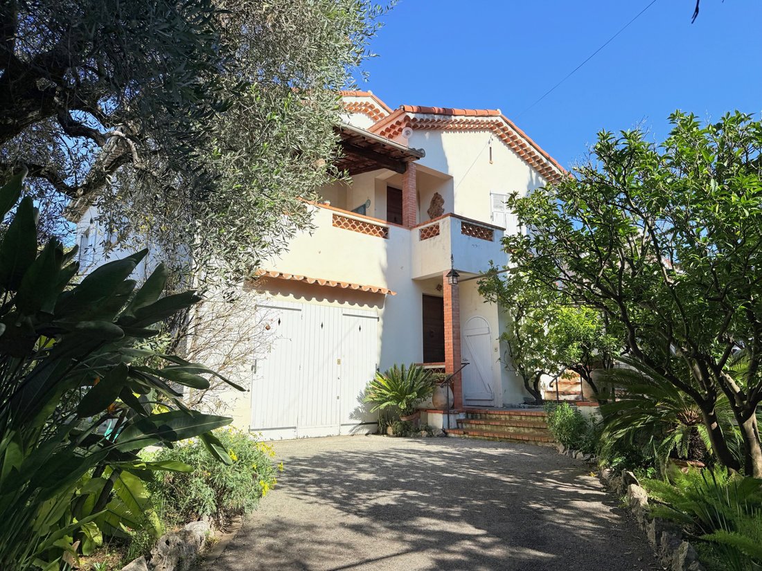 Villa in Maurice Jeanpierre, Le Cannet, France 2 - 15768442