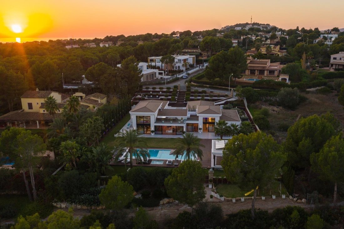Villa in Rotes Velles, Calvia, Balearic Islands 2 - 15768202