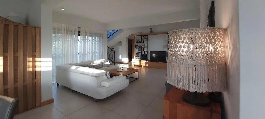 House in Grand Baie, Rivière du Rempart District, Mauritius 2 - 15769196