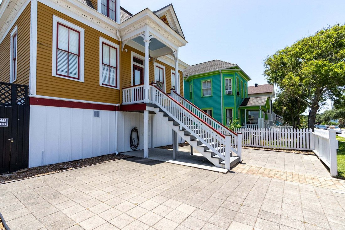 House in Galveston, TX, United States 3 - 15769351