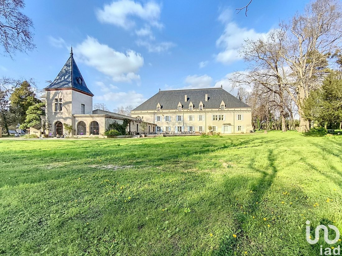 Saulce-sur-Rhone, Auvergne-Rhône-Alpes, France 1 - 15771920