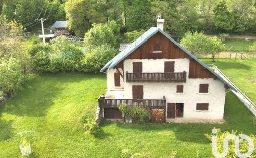 House in Auris, Auvergne-Rhône-Alpes, France 1