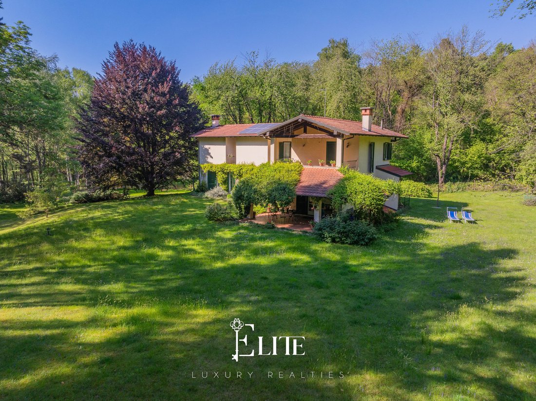 Villa in Osmate, Lombardy, Italy 2 - 15769550