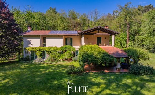 Villa in Osmate, Lombardy, Italy 1