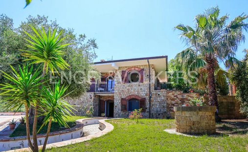 Villa à Capo d'Orlando, Sicile, Italie 1