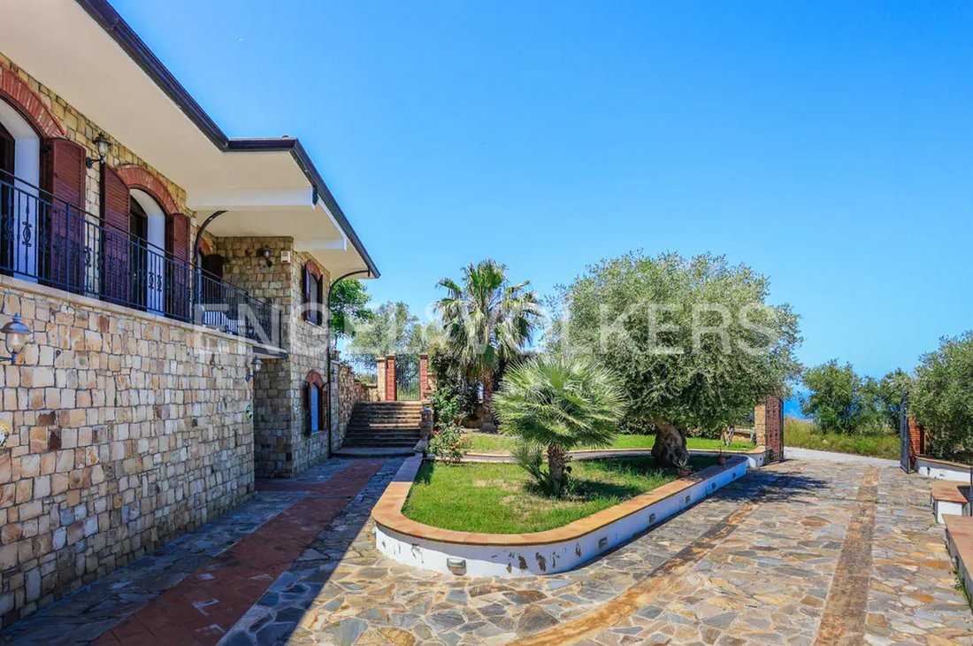 Villa in Capo d'Orlando, Sicily, Italy 3 - 15769556