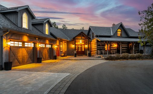 Chalet in Collingwood, Ontario, Canada 1