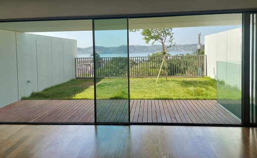 Villa in Alcantara, Lisbon, Portugal 1