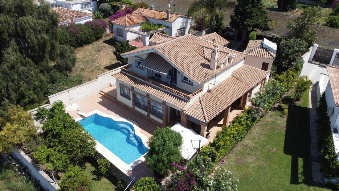 Chalet in Guadalmina Alta, San Pedro de Alcantara, Spain 1 - 15773021