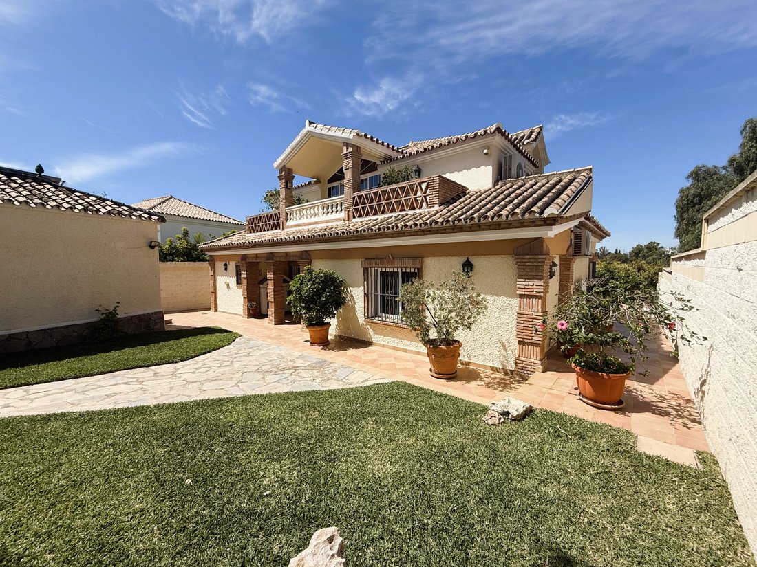 Chalet in Guadalmina Alta, San Pedro de Alcantara, Spain 5 - 15773021