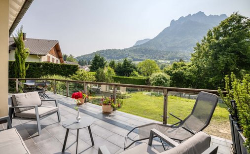House in Bluffy, Auvergne-Rhône-Alpes, France 1