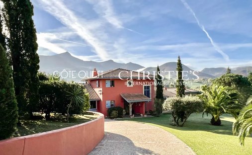 House in Mendi-Choko-Karrikatxar-Olhette, Urrugne, France 1