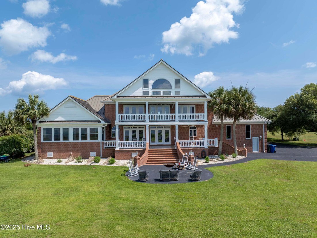 House in North Topsail Beach, North Carolina, United States 4 - 15771313