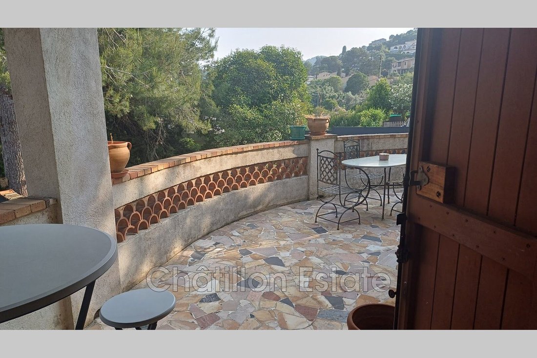 Villa in Centre, Vallauris, France 4 - 15758912