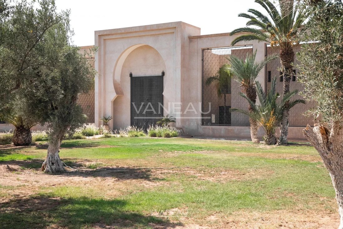 Villa in Annakhil, Marrakesh-Safi, Morocco 2 - 13780797