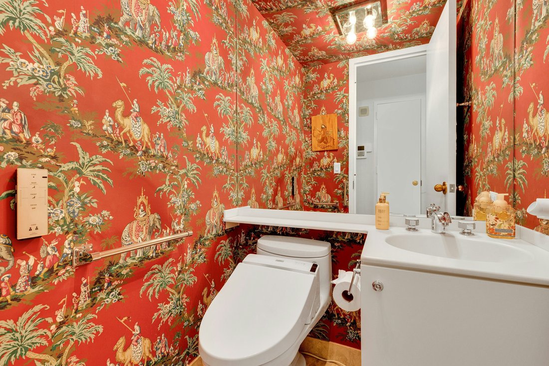 Condo in Garden City, New York, United States 5 - 15769967