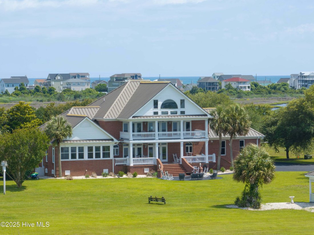 House in North Topsail Beach, North Carolina, United States 5 - 15771313